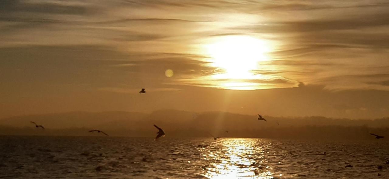 Tramonto Al Lago Gavirate Ngoại thất bức ảnh