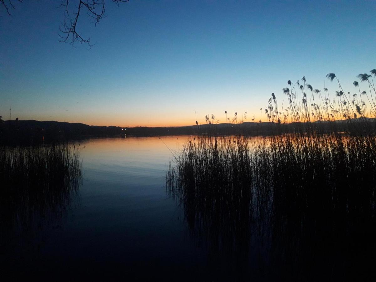 Tramonto Al Lago Gavirate Ngoại thất bức ảnh
